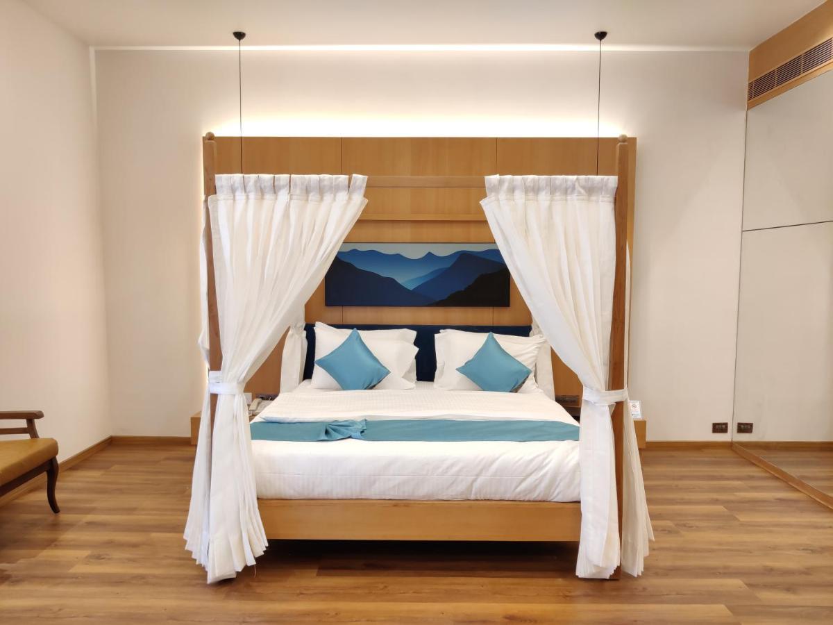 Hotel Blueivy Ānand Buitenkant foto