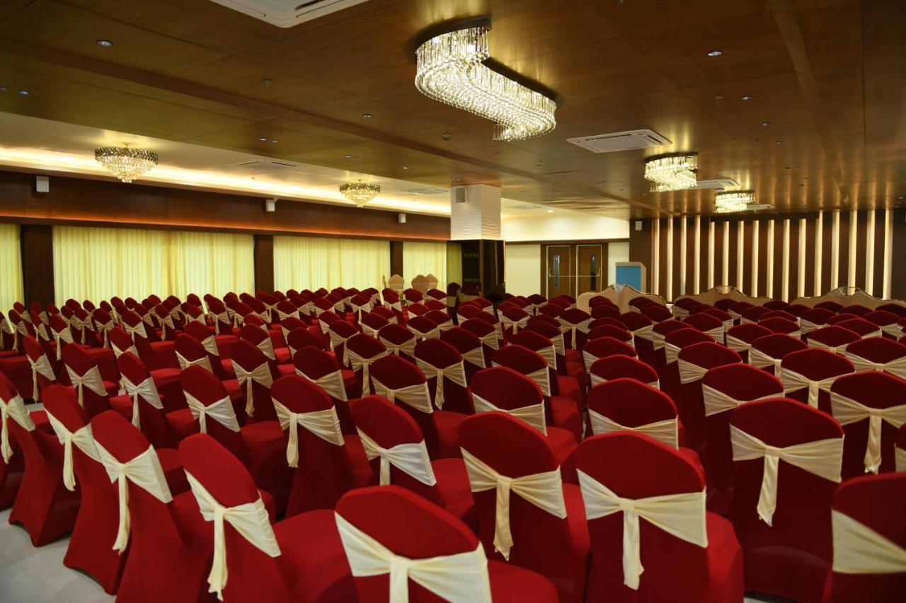Hotel Blueivy Ānand Buitenkant foto