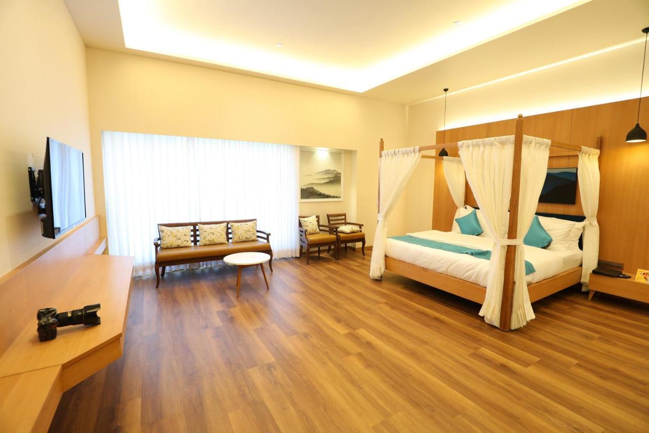 Hotel Blueivy Ānand Buitenkant foto